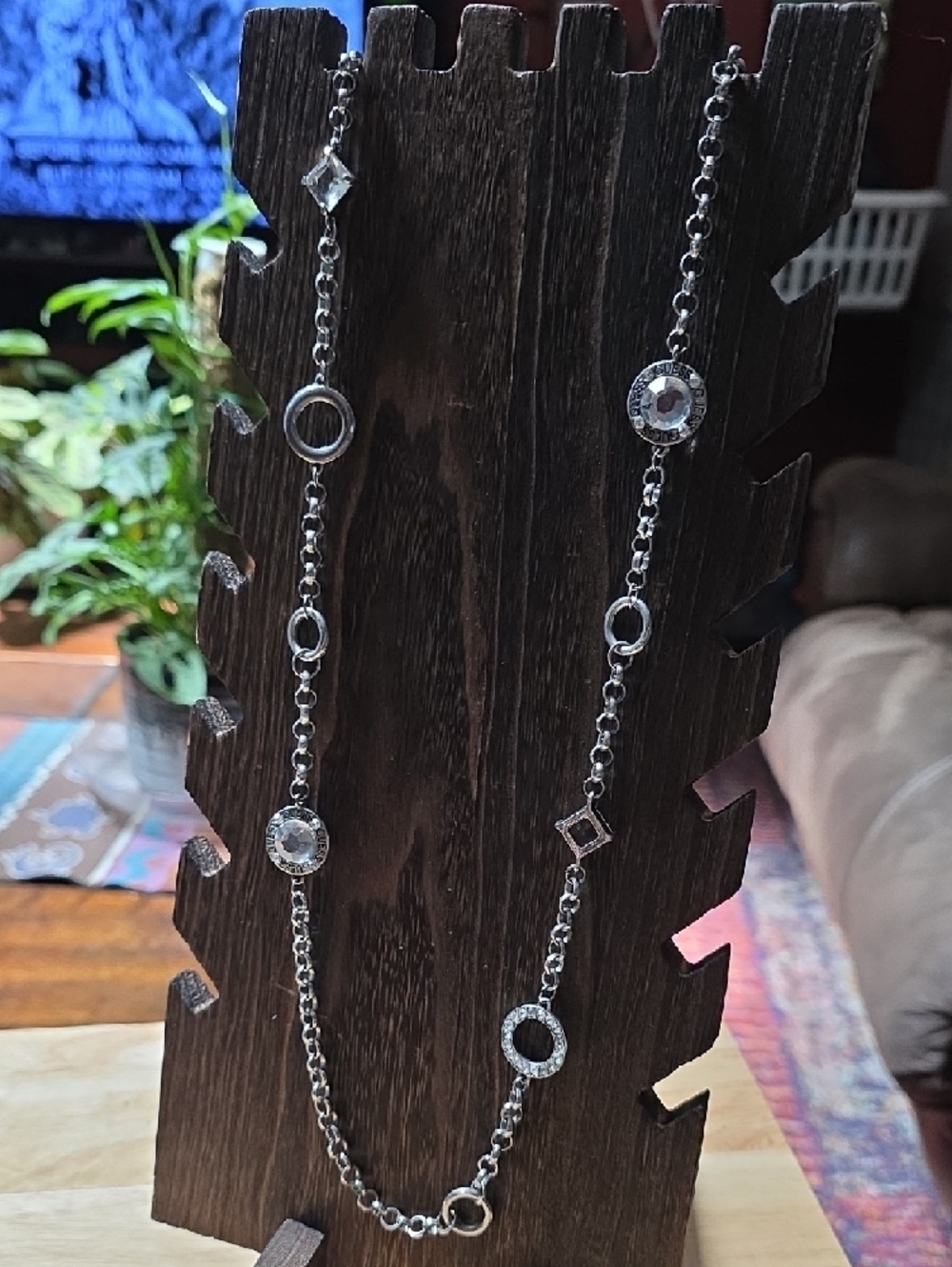 GUESS Silver Tone Crystal Accent Circle Link Necklace - Picture 3 of 3
